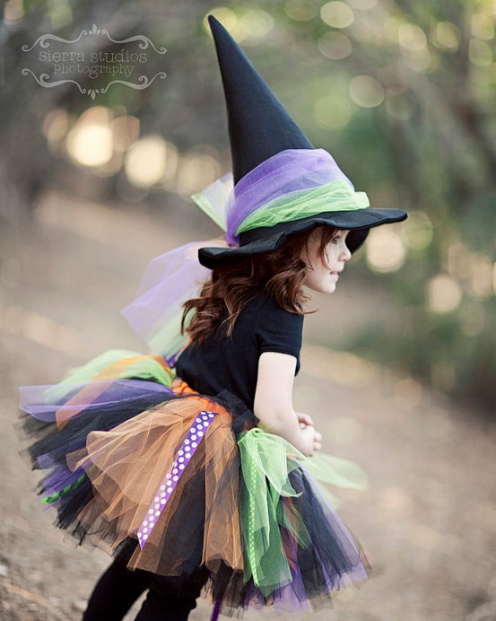 Petite sorcière d'halloween